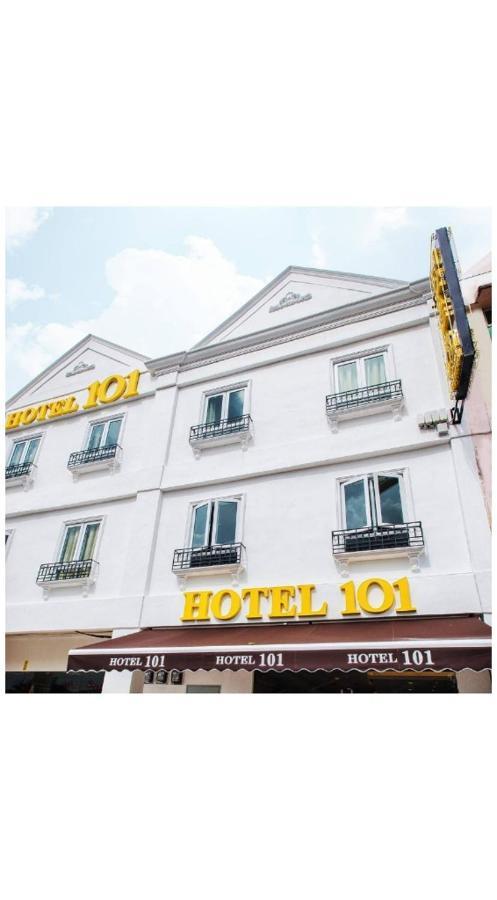 Hotel 101 Ulu Tiram Exterior photo